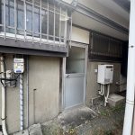 建物裏